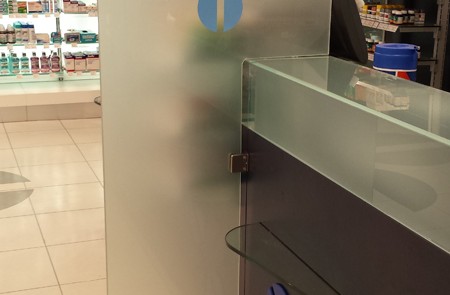 Pharmacy glass dividers