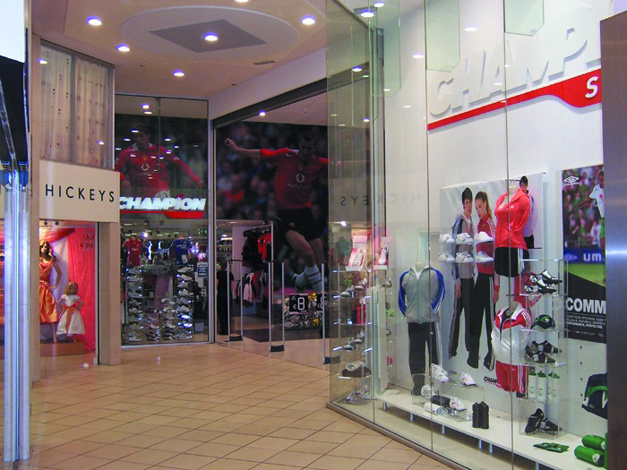 Nsg Glass Shopfronts 17 All Glass Shop Front In Shopping Complex 004 1