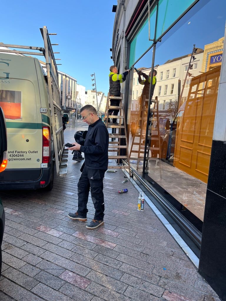 Nsg Glass Shopfronts 14 Brown Thomas Replacement Oct 25 Side View