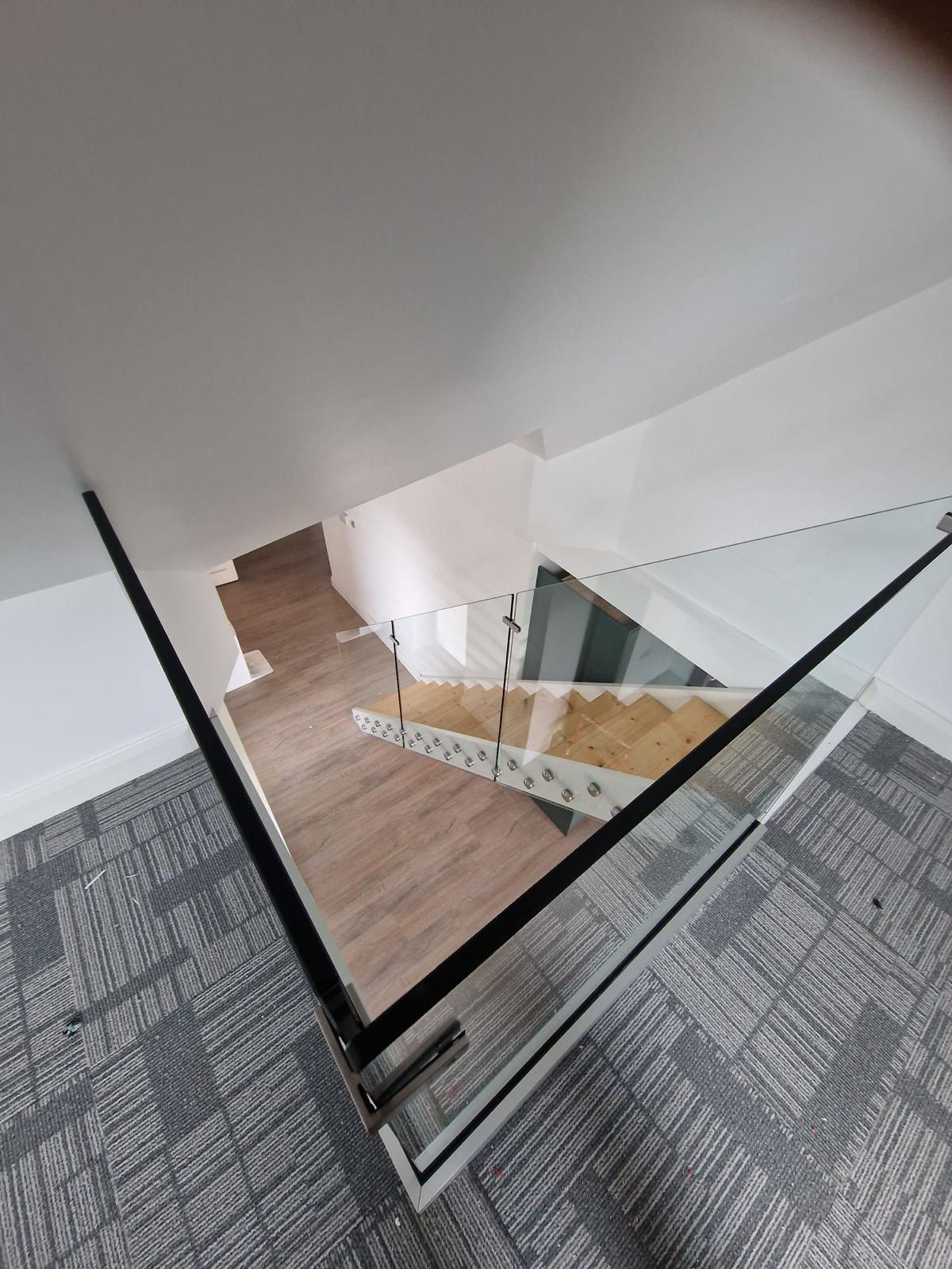 Landing Glass Panel 01