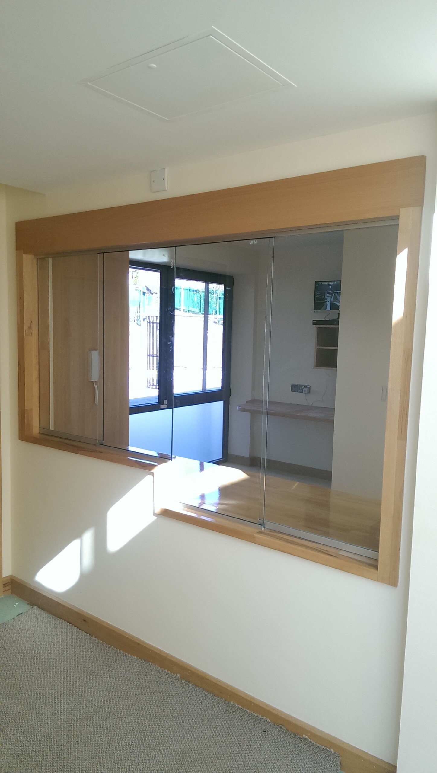 Sliding Screen Reception Scaled