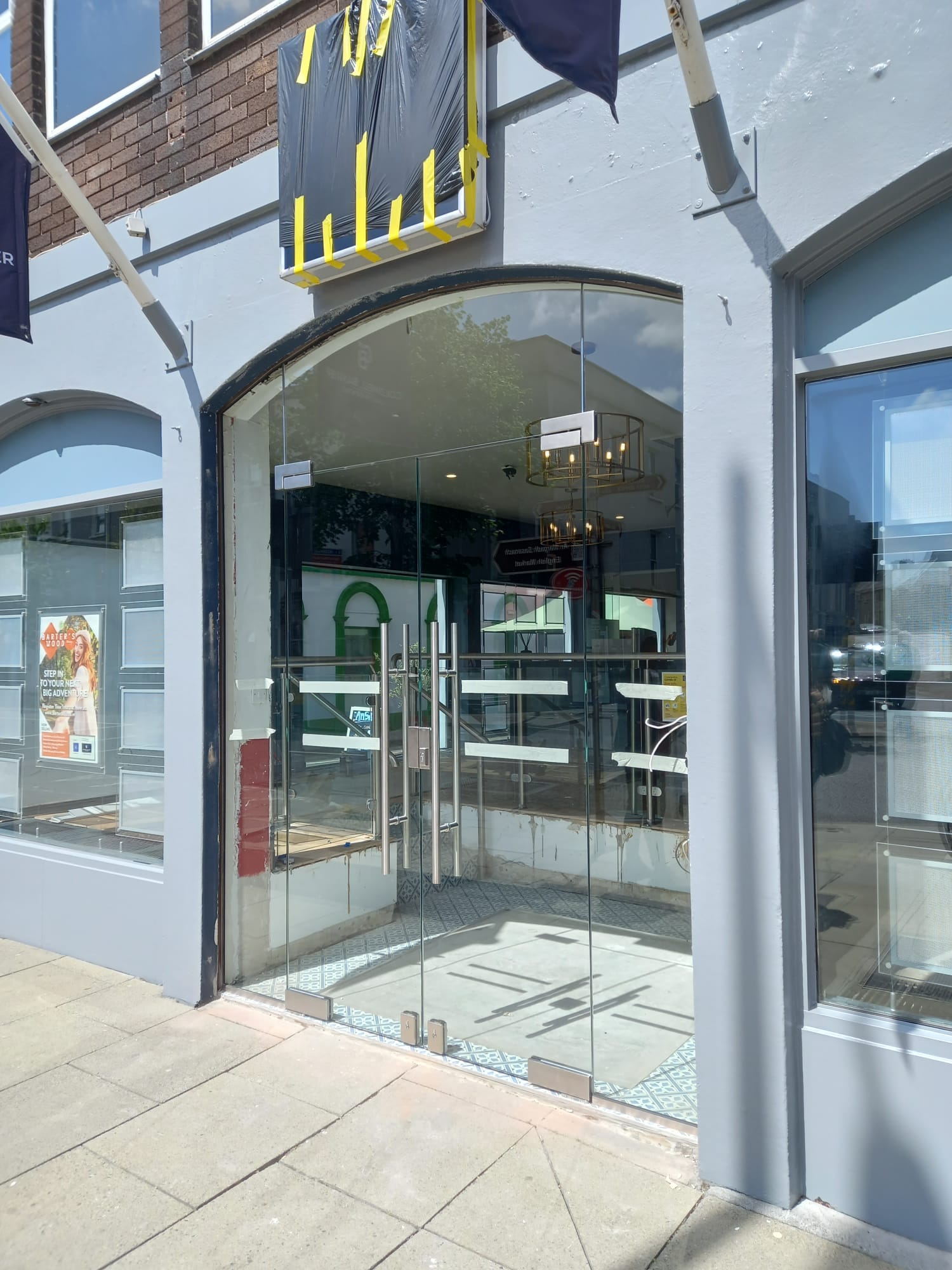 Nsg Glass Shopfronts 1 Shop Front With Overpanel 001 1