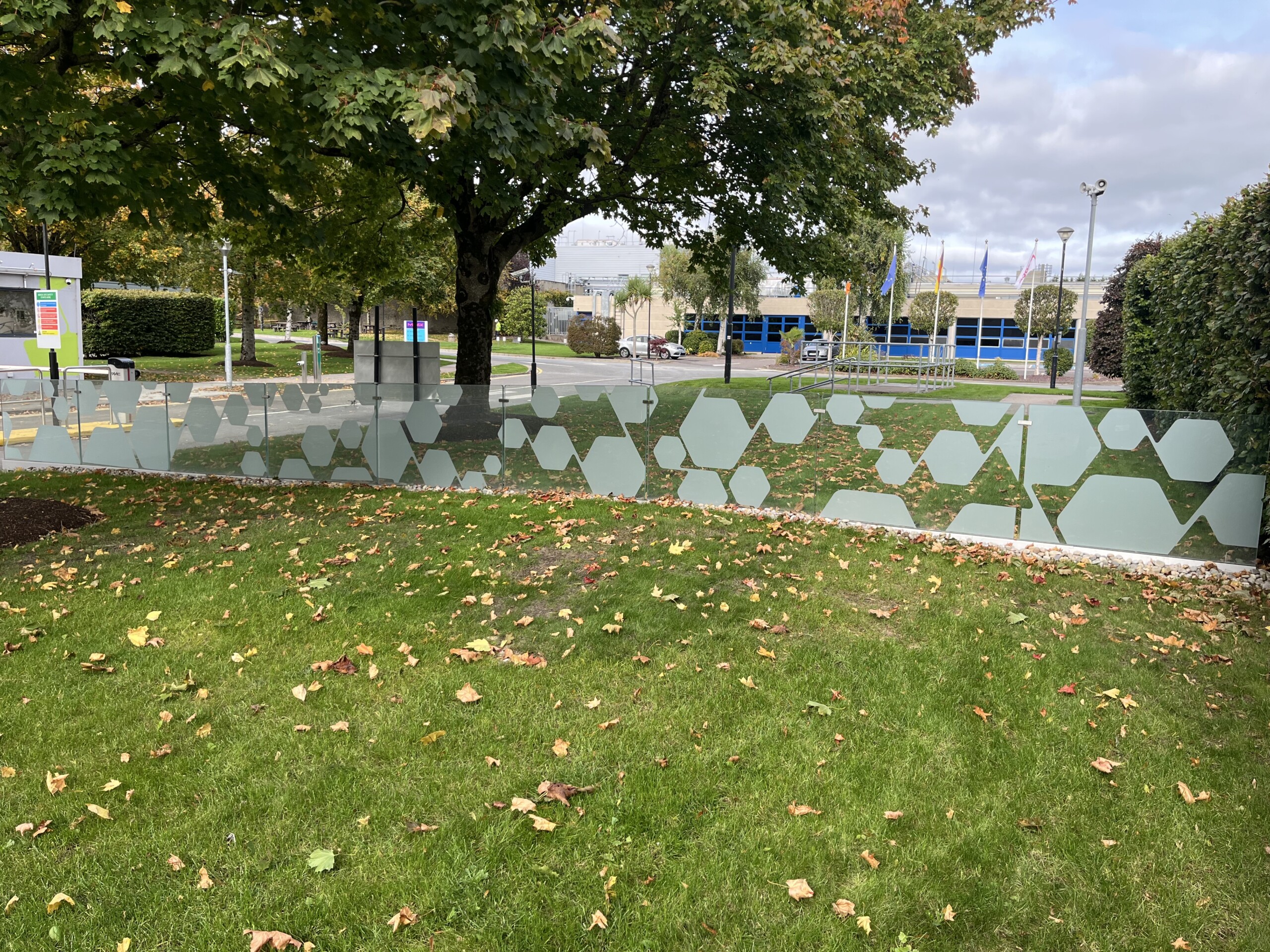 External Glass Barriers 5 External Glass Guarding With Vinyl Graphics 002 Scaled