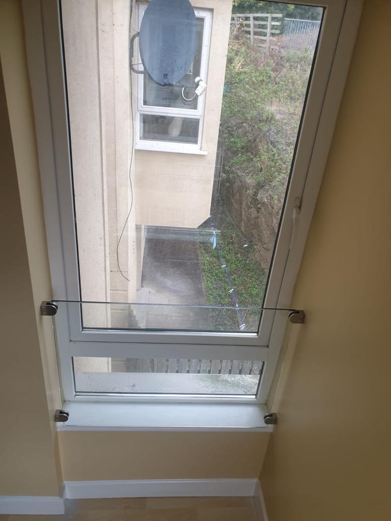 Glass Window Guard Retrofitting Glass Window Guard Retrofitting