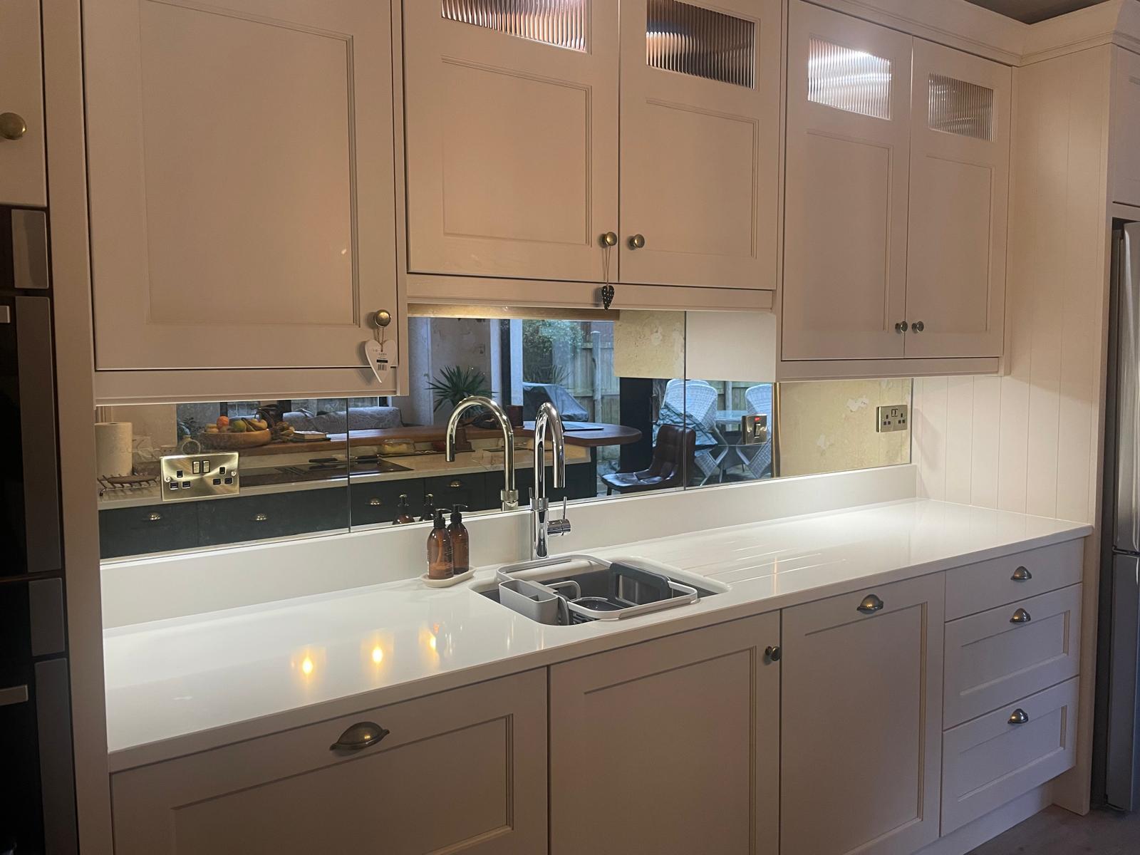 Antique Mirror 10 Antique Mirror Splashback In Kitchen 001