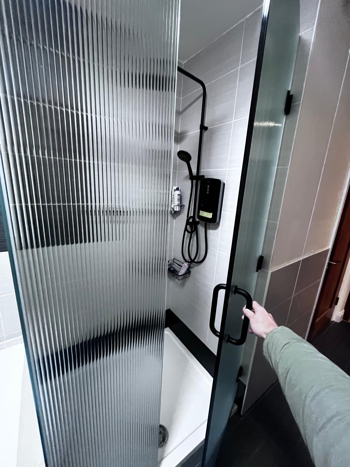 Nsg Shower Enclosures 43 Shower Enclosure With Matt Black Ironmongery And Fluted Glass 002