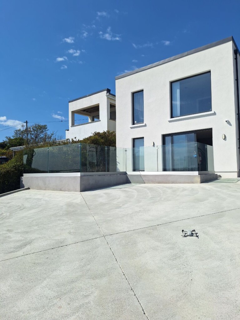 External Glass Barrier Coastal 004 External Glass Barrier Coastal 004