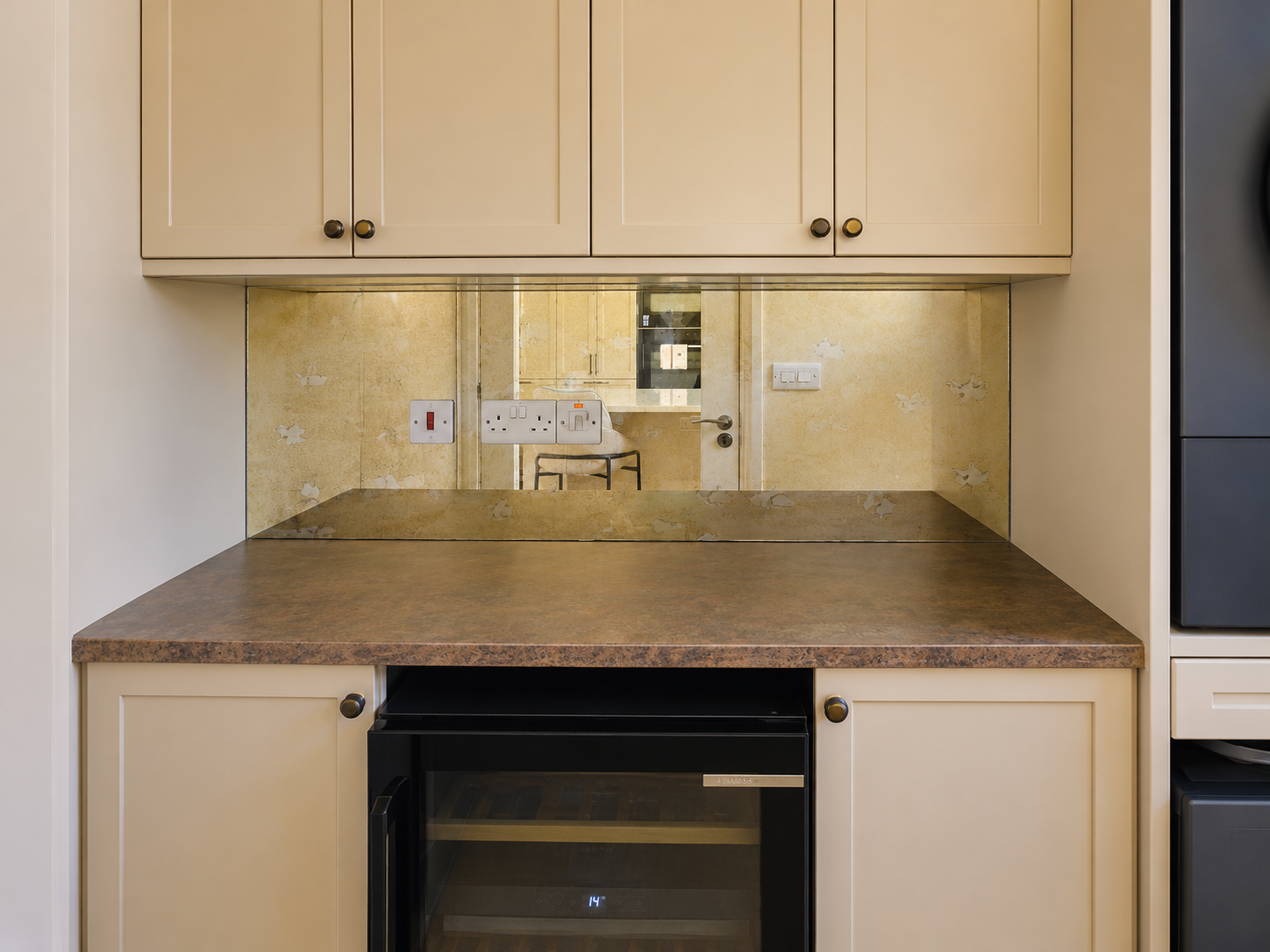 Nsg Glass Splashbacks 17 A Luxurious Antique Gold Mirror Splashback With A Subtle Aged Effect, Perfect For Adding Warmth And Character.