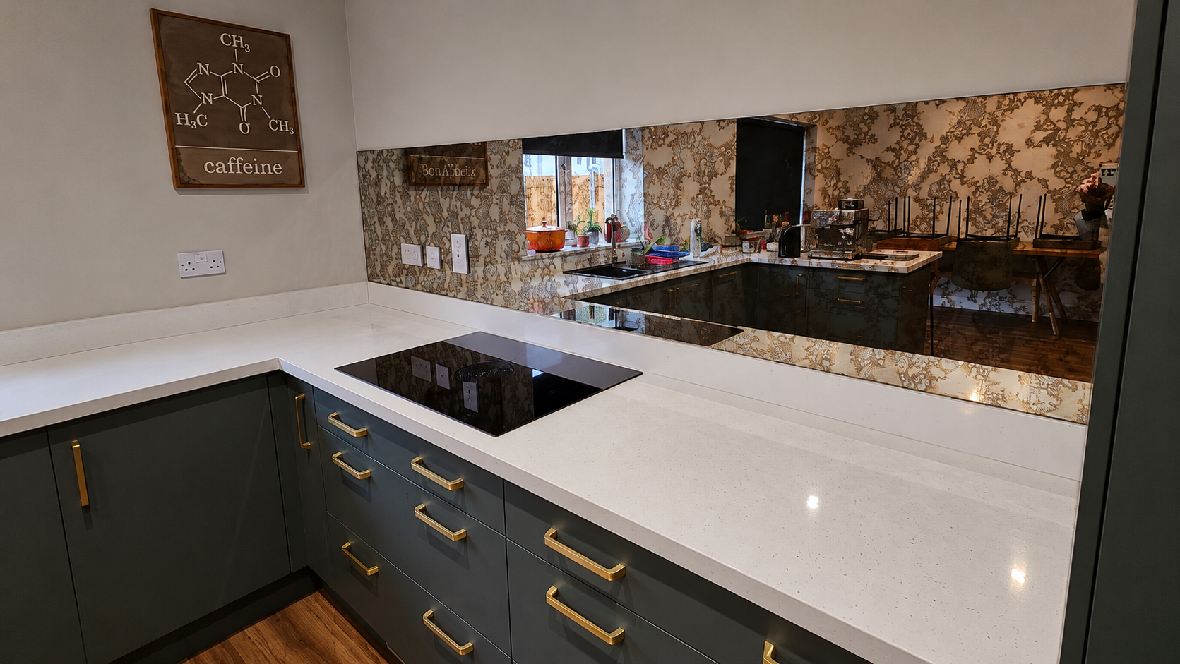 Nsg Glass Splashbacks 8 An Elegant Antique Mirror Splashback With Intricate Distressed Detailing, Creating A Luxurious Statement Feature.